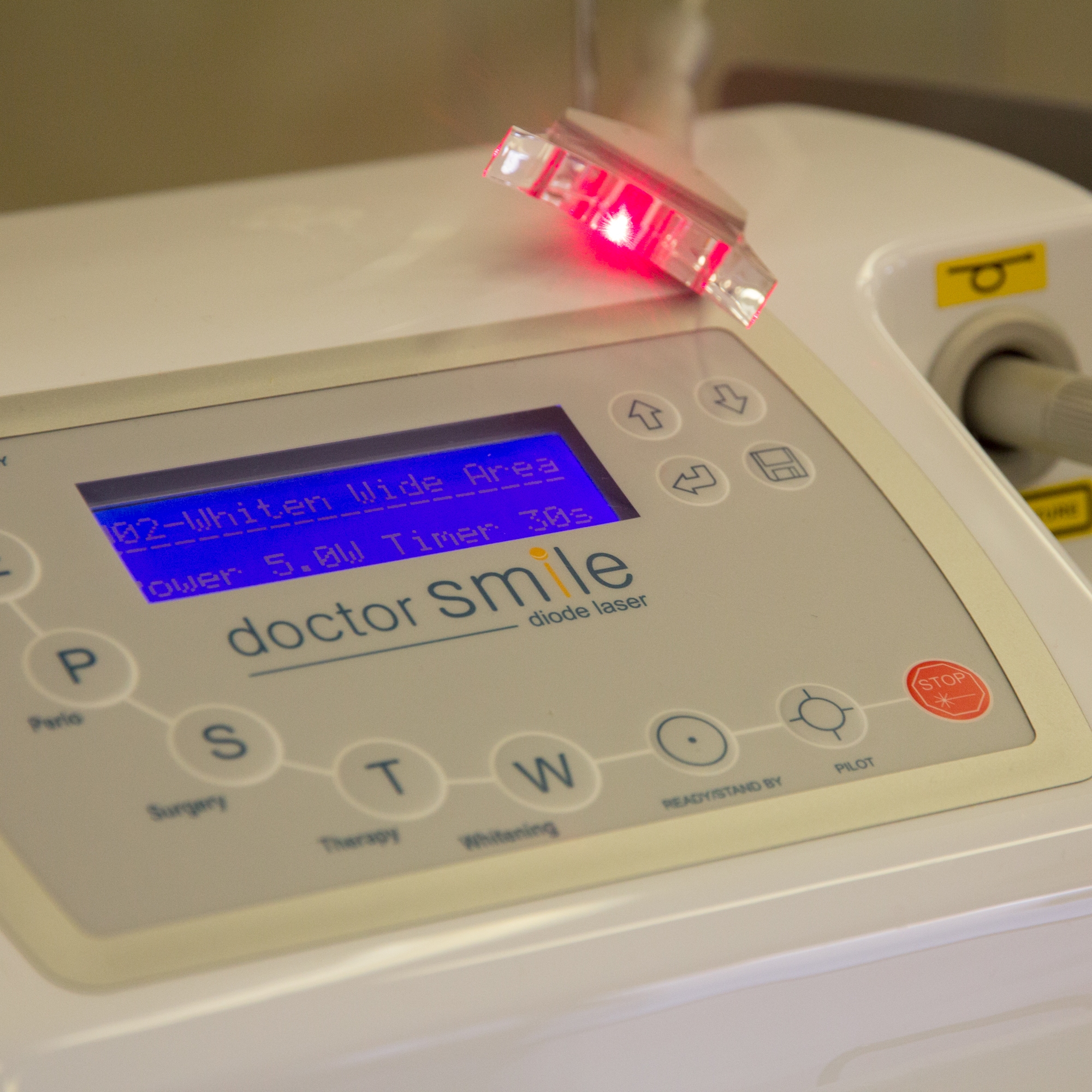 аппарат для отбеливания зубов аппарат для отбеливания зубов